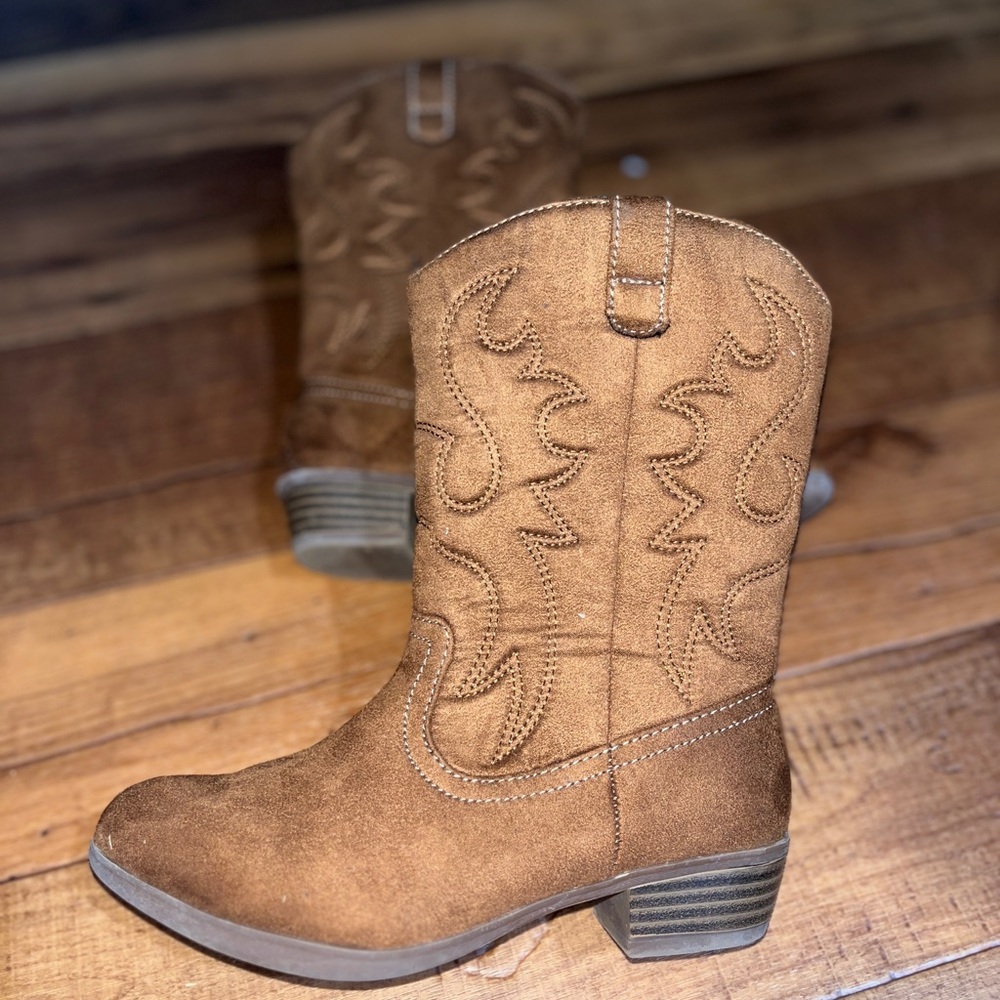 Sonoma Camel Colored Cowgirl Boots
